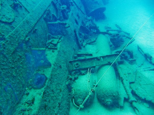 Souffleur, un sous-marin français à Beyrouth . Air-tanks