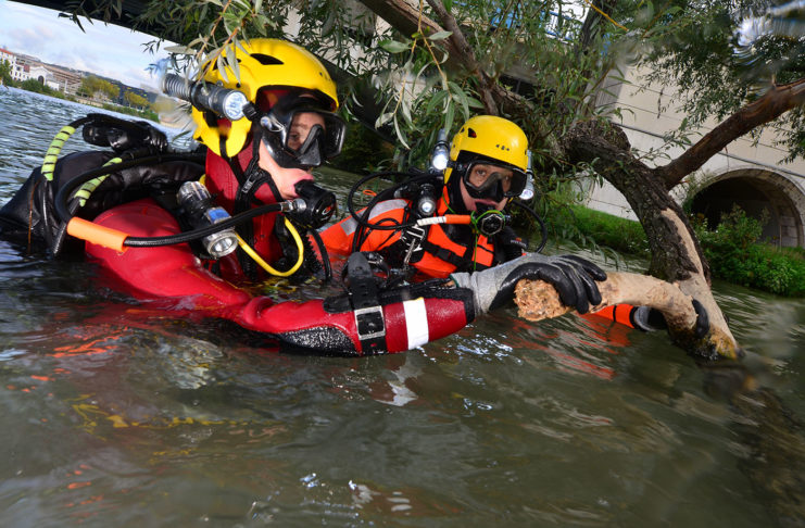 En plongée à Lyon avec Coralie, « SAL 1 » sapeur-pompier