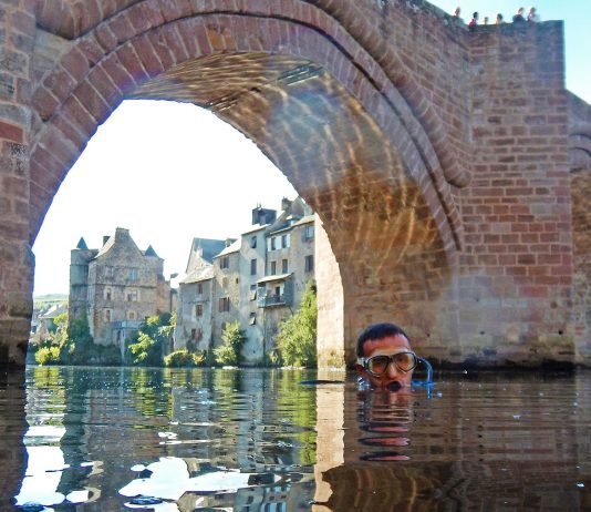 Espalion et le sourire du scaphandre