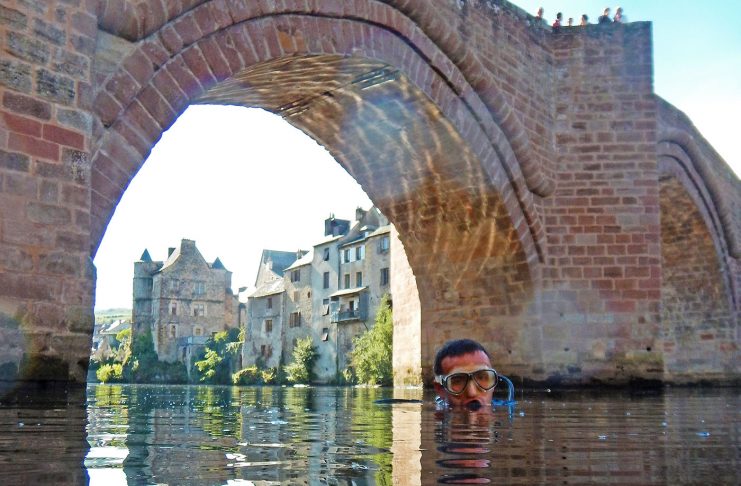 Espalion et le sourire du scaphandre